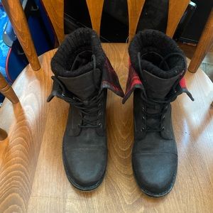 Women’s ankle boots size 8